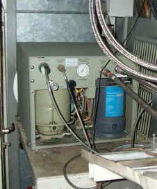 Bild zeigt einen Kompressor im Radioteleskop Bild zeigt einen Kompressor im Radioteleskop