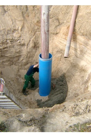 Das Bild zeigt die Arbeiten bei der Gründung eines Bodenpfeilers Das Bild zeigt die Arbeiten bei der Gründung eines Bodenpfeilers